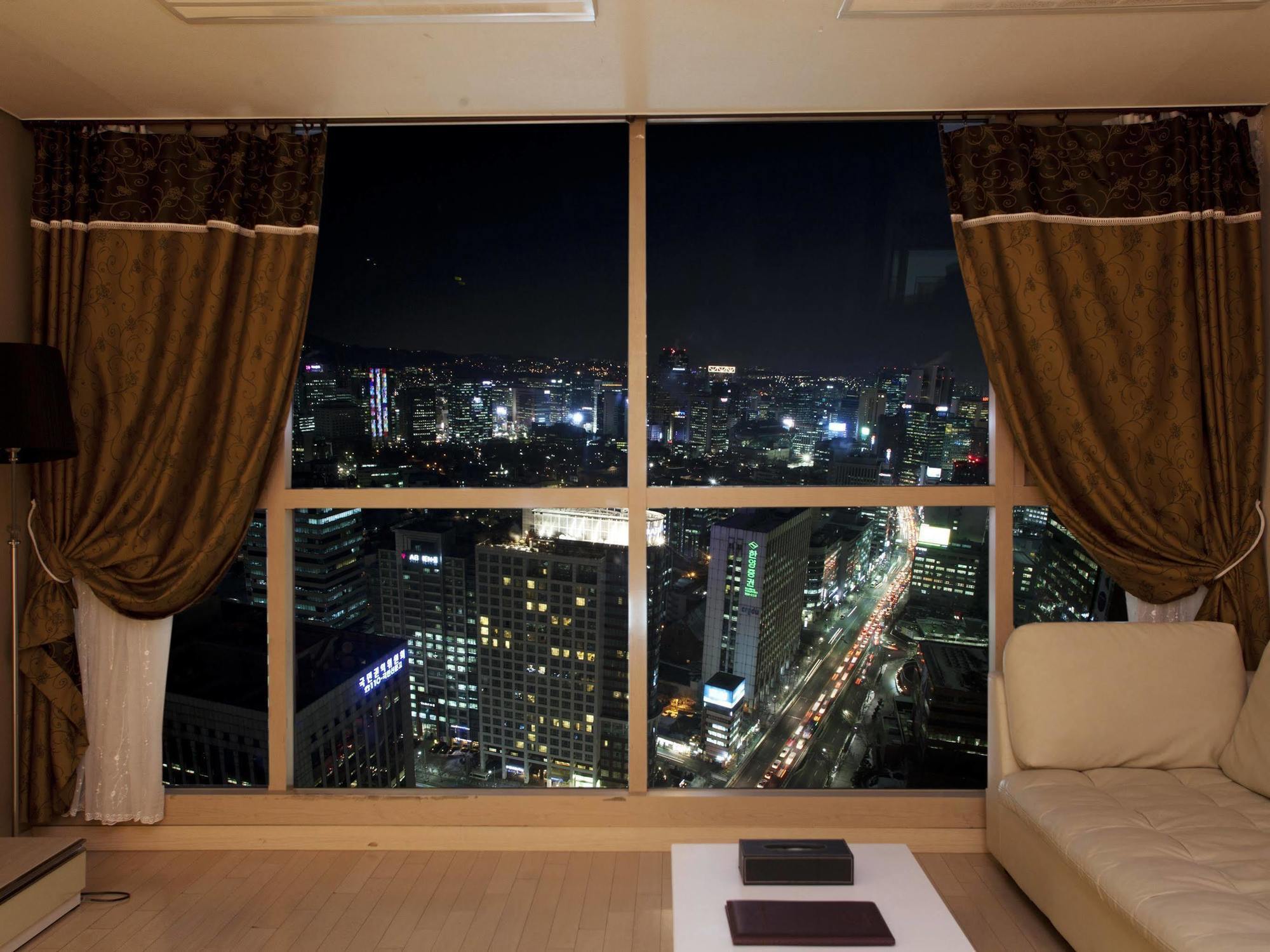 Brown 3* Seoul